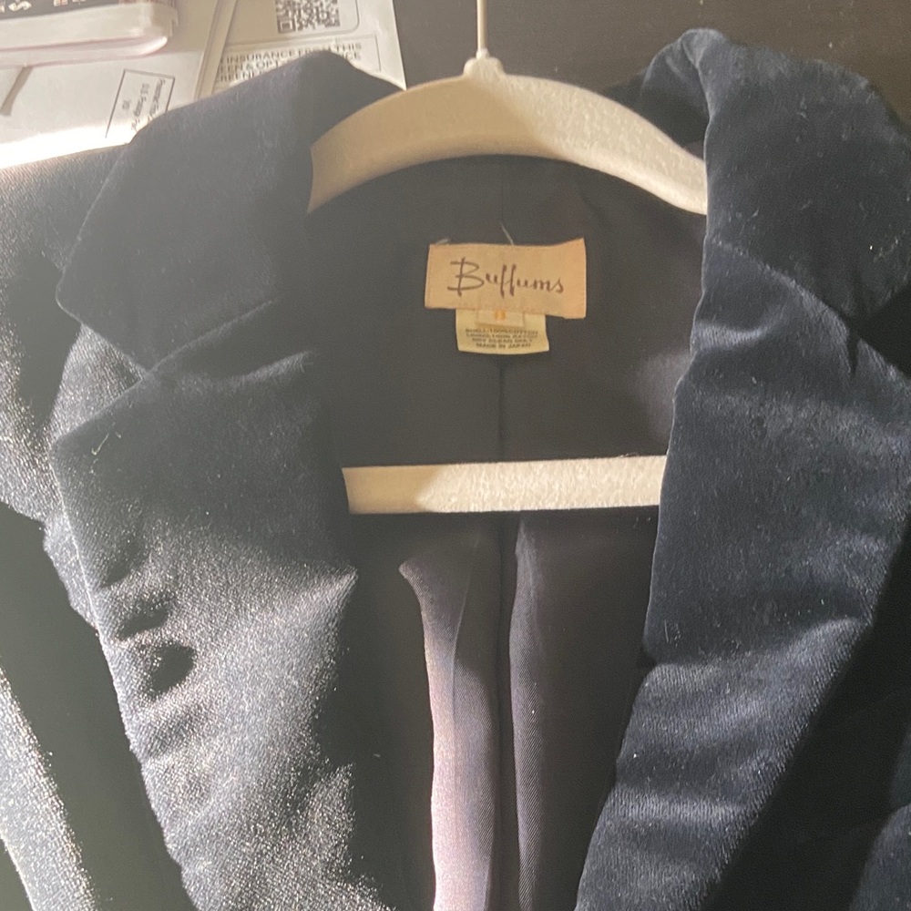 Buffums Classic Black Velvet Blazer - Picture 5 of 5